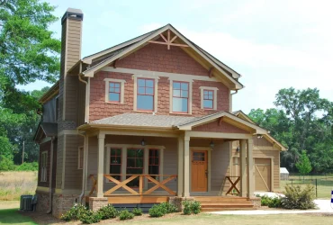 Maison extérieure avec façade bois et terrasse